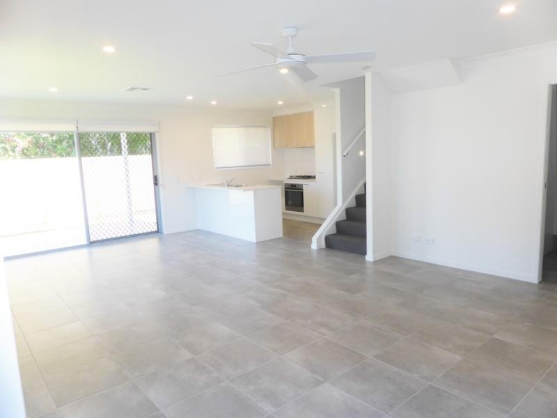 4 WEEKS BOND FREE, Bridgeman Downs QLD 4035