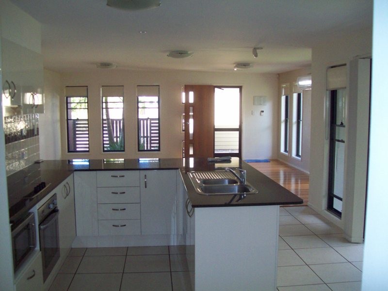 1/9 Suzanne Close, Mudjimba QLD 4564