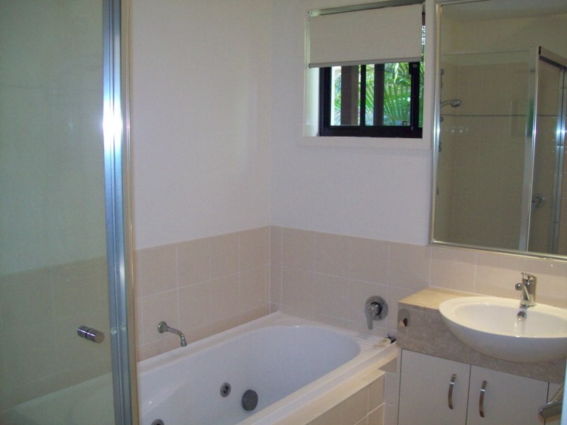 1/9 Suzanne Close, Mudjimba QLD 4564