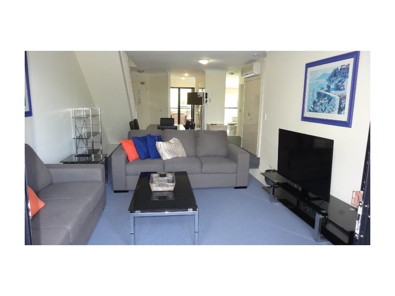 36/1 Great Hall Dve, Nobby Beach QLD 4218