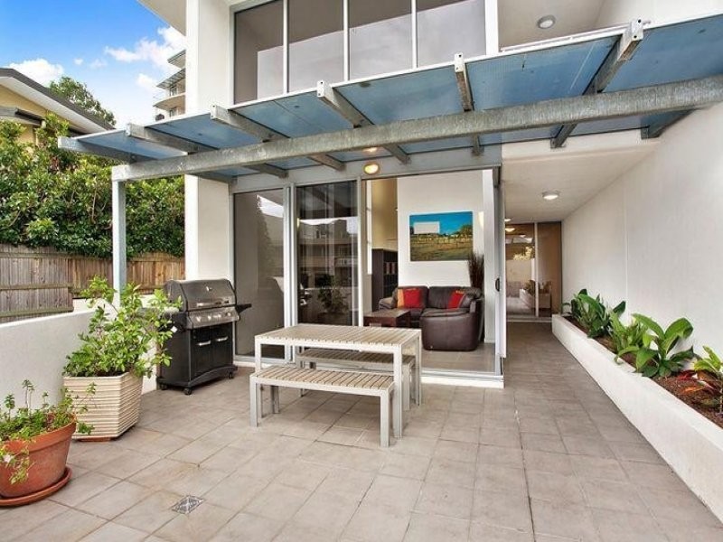15 Walsh St, Milton QLD 4064