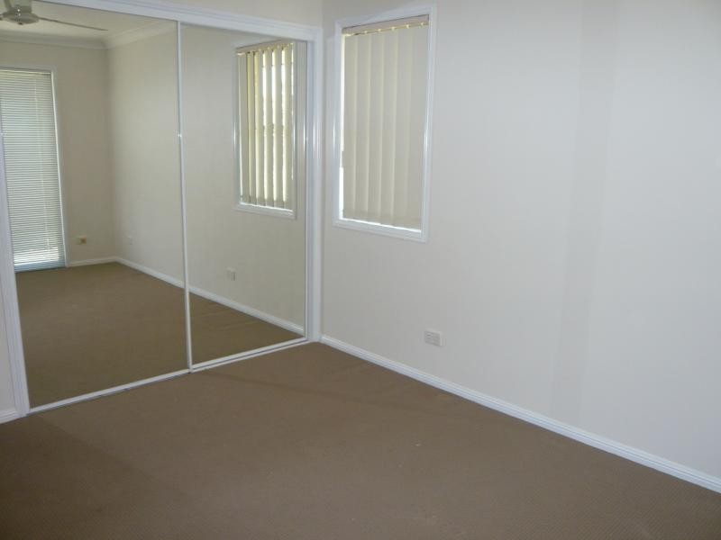 18 Batchworth Road, Molendinar QLD 4214
