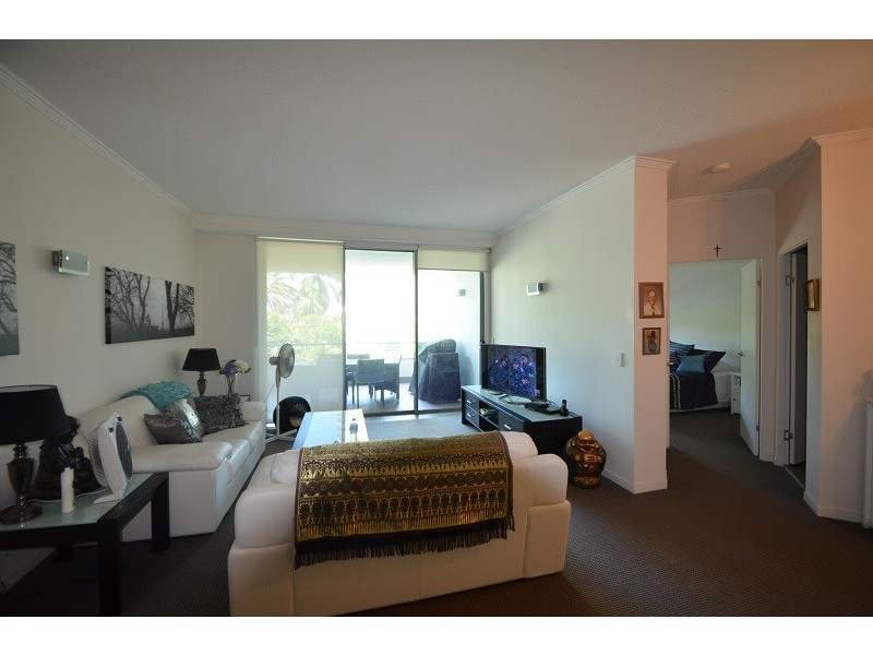 28 Bayview St, Runaway Bay QLD 4216