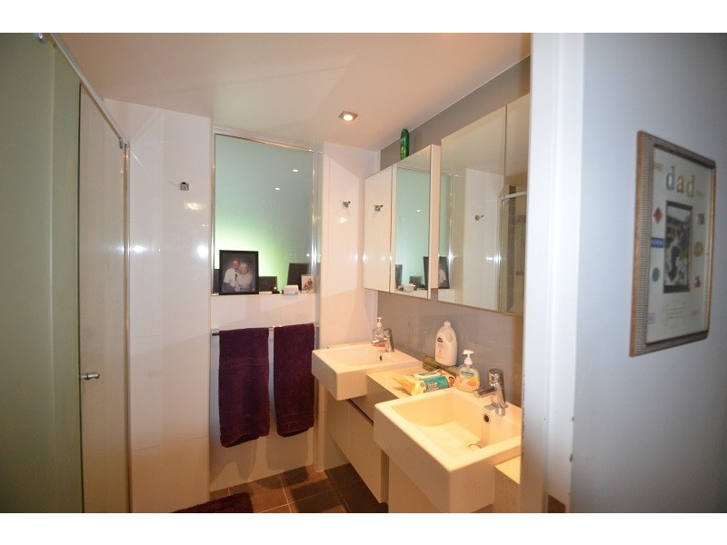 28 Bayview St, Runaway Bay QLD 4216