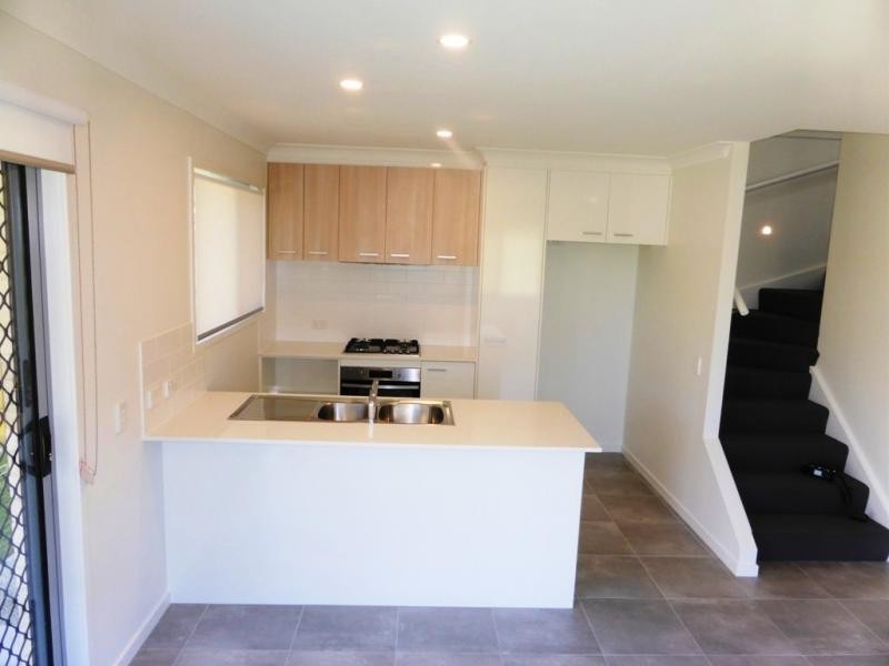 22/2 WEEK RENT FREE, Bridgeman Downs QLD 4035