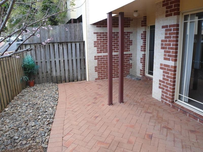 24/19 SELLIN PL, Currumbin Waters QLD 4223