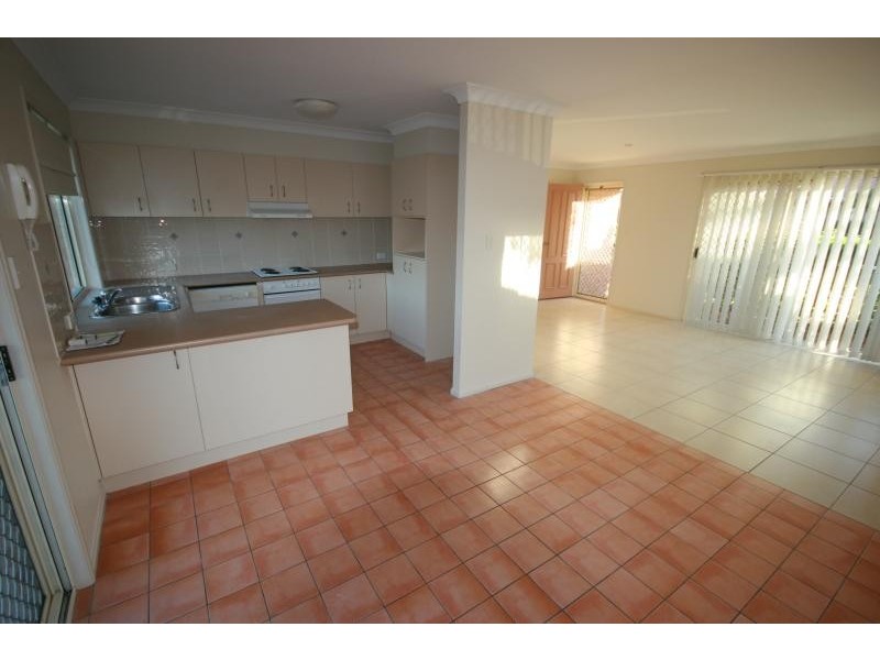 18/27 Camille Crescent, Wynnum West QLD 4178