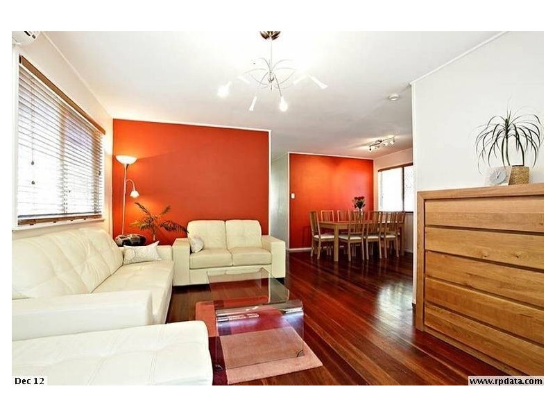 66 Dobbs St, Holland Park West QLD 4121