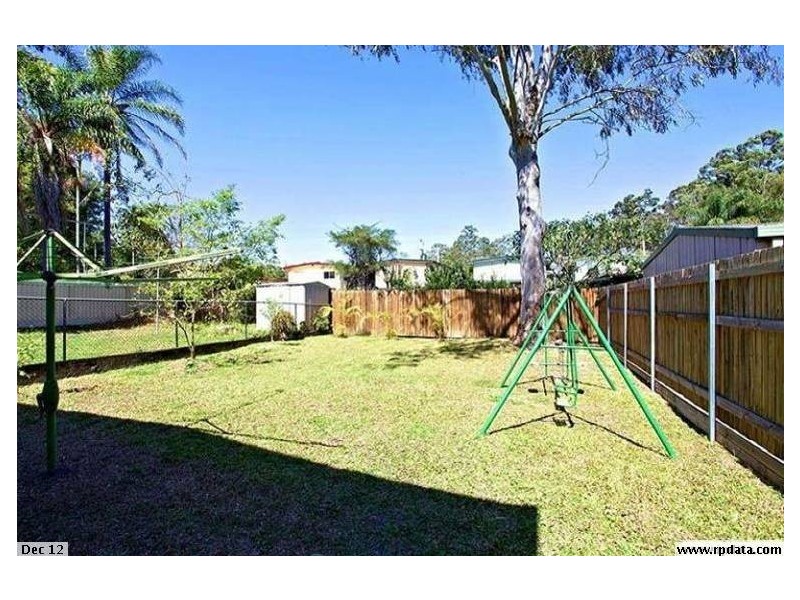 66 Dobbs St, Holland Park West QLD 4121