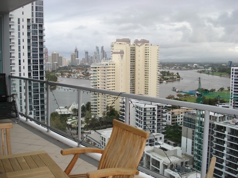 2402/1 Como Crescent, Southport QLD 4215