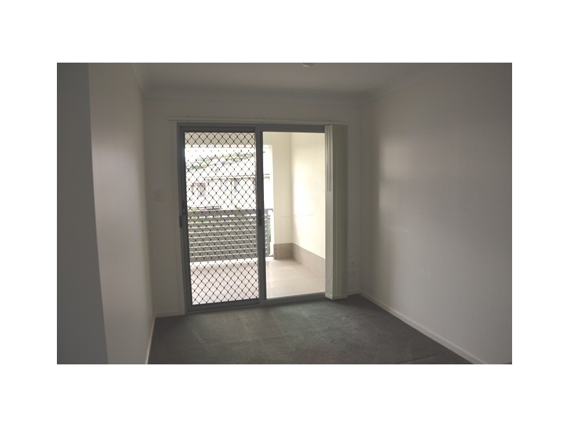 Pacific Pines QLD 4211