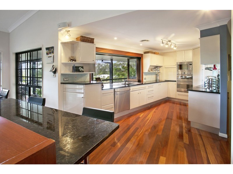 10 Melaleuca Place, Brookfield QLD 4069