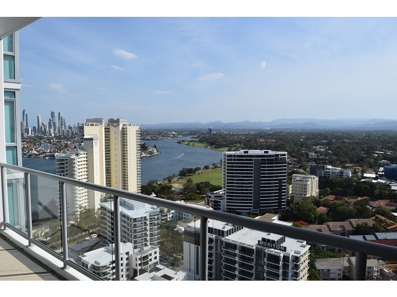 30/1 Como Crescent, Southport QLD 4215