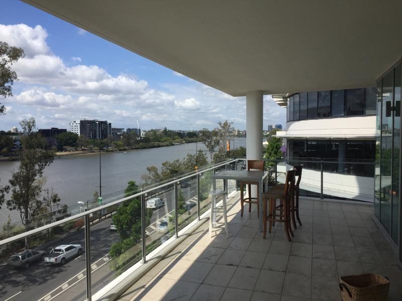 205 Coronation Drive,, Milton QLD 4064