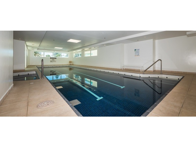 2/5 Woodroffe Ave, Main Beach QLD 4217