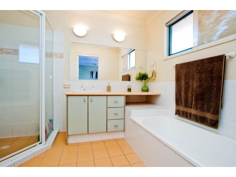 19 Santa Barbara Road, Hope Island QLD 4212