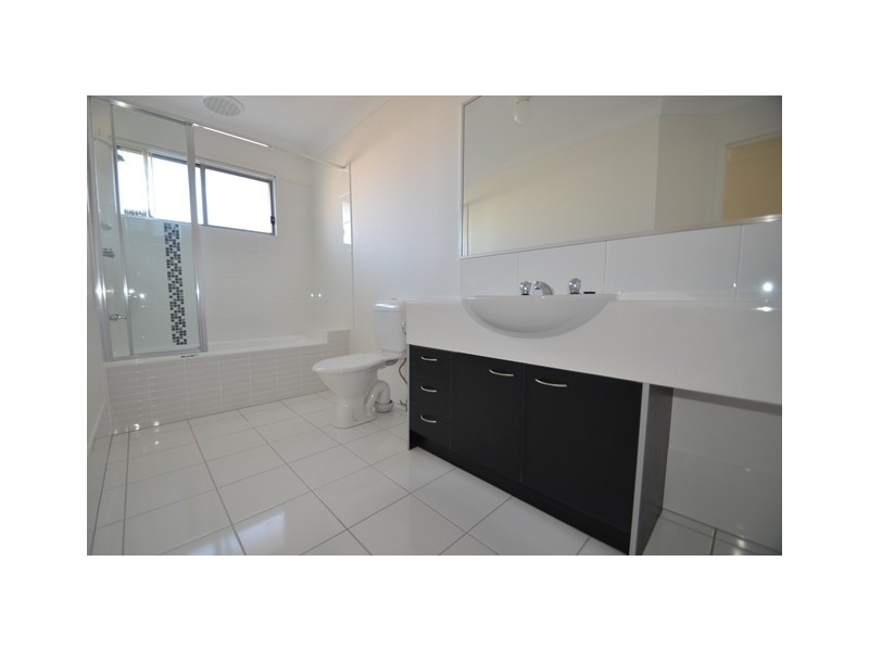 Pacific Pines QLD 4211