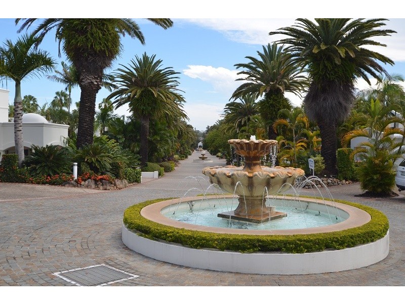 27/100 Cotlew St East, Southport QLD 4215