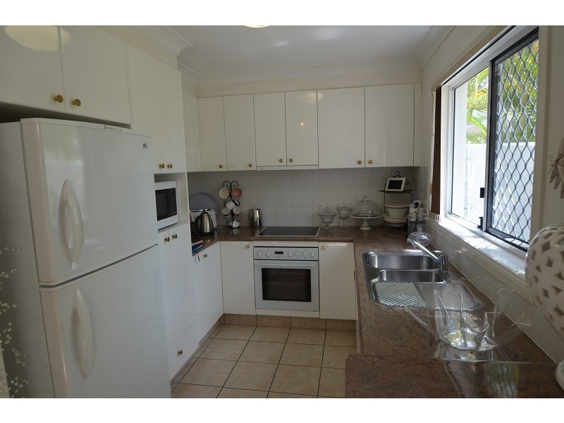 27/100 Cotlew St East, Southport QLD 4215