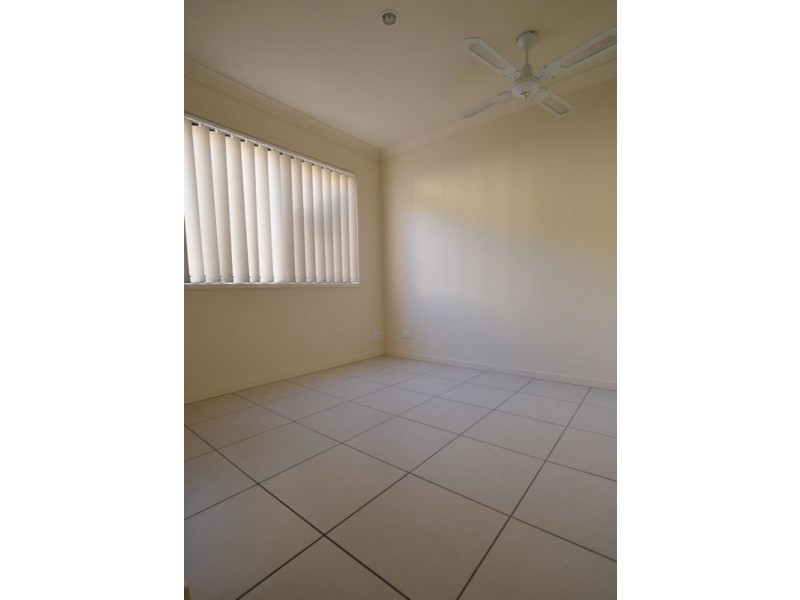 1a/24 Amsonia Court,, Arundel QLD 4214