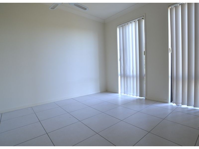1a/24 Amsonia Court,, Arundel QLD 4214