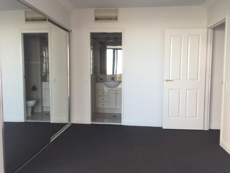 8208/540 Queen Street,, Brisbane City QLD 4000