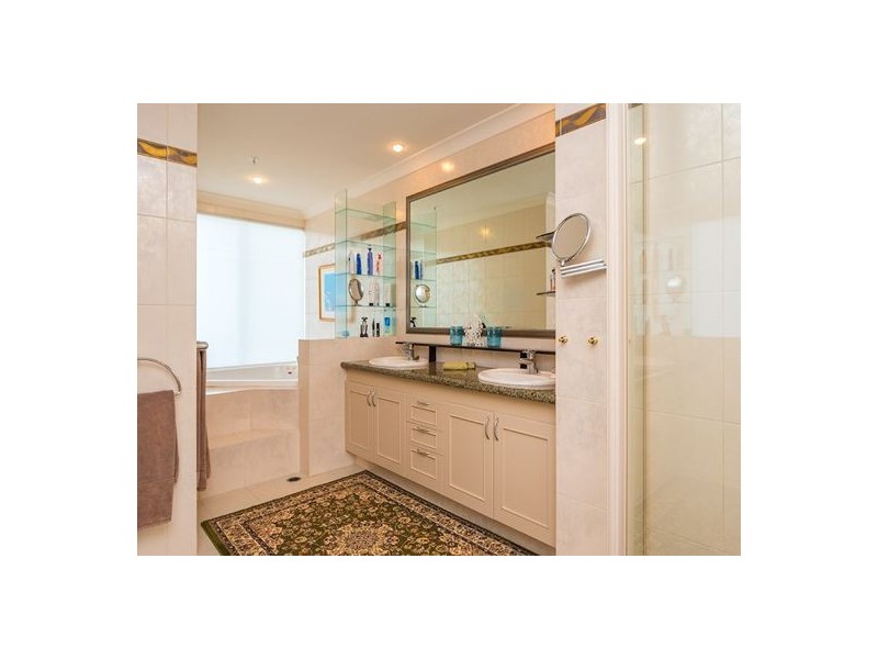 96/100 Old Burleigh Road, Broadbeach QLD 4218