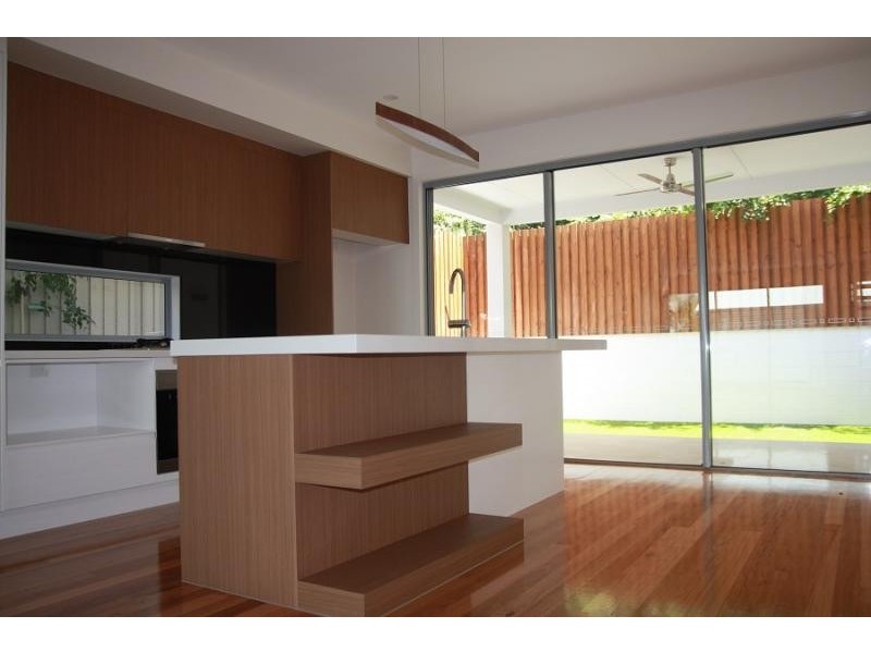 38 Middle Street, Highgate Hill QLD 4101