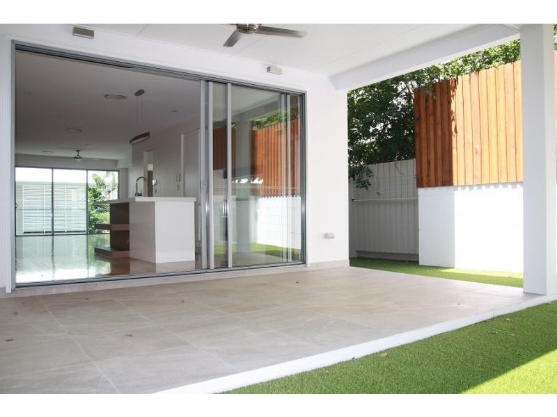 38 Middle Street, Highgate Hill QLD 4101