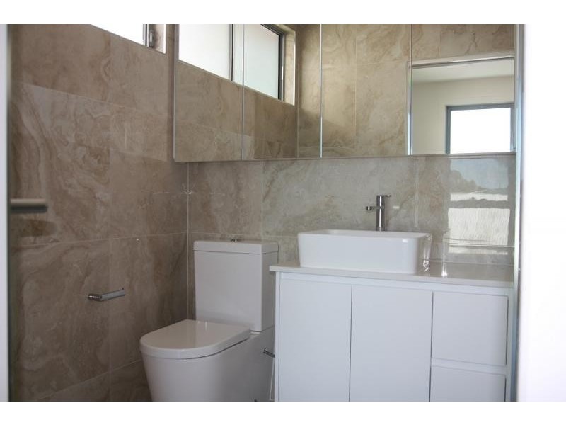 38 Middle Street, Highgate Hill QLD 4101