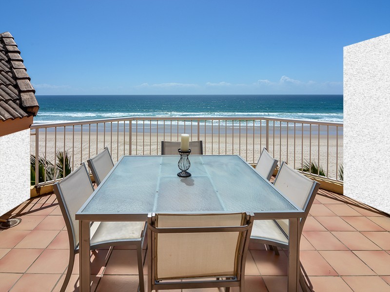 22/2 seventeenth Avenue, Palm Beach QLD 4221