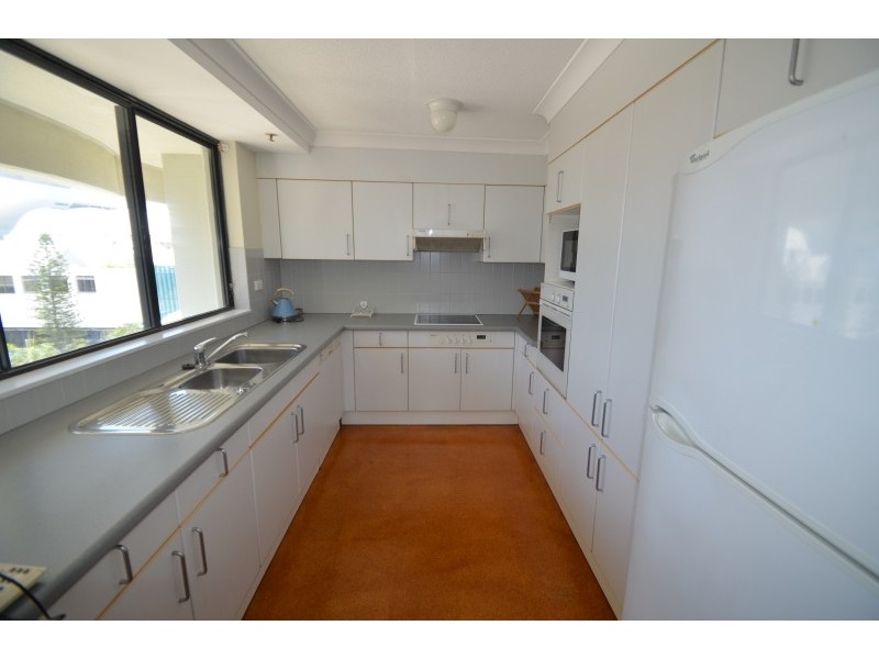 73/15 Victoria Ave, Broadbeach QLD 4218