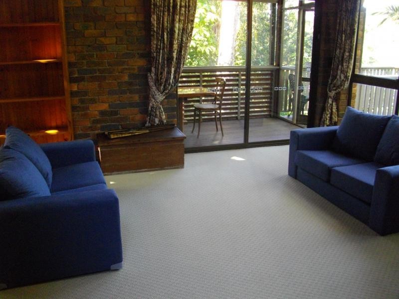 11 Dulhunty St, Chapel Hill QLD 4069