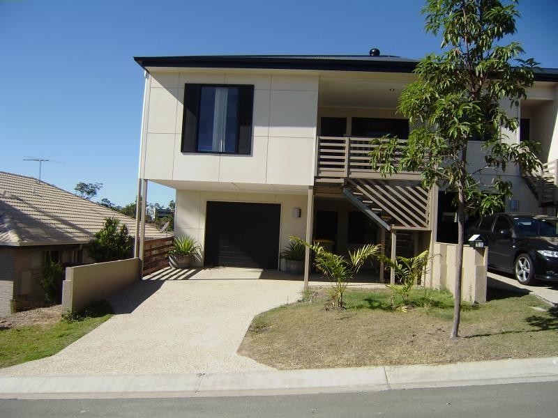 11 Emerald Cres, Springfield QLD 4300