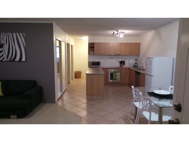 15/72 Marine Parade, Southport QLD 4215