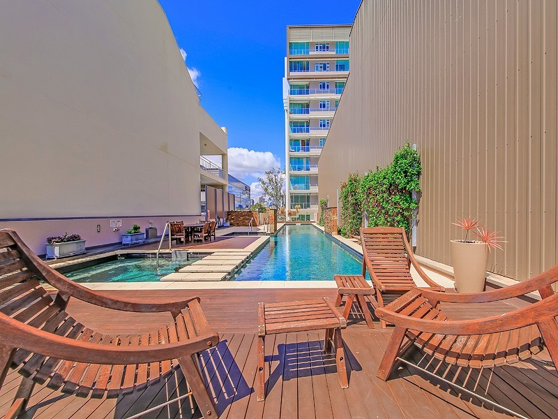 205 Coronation Drive,, Milton QLD 4064