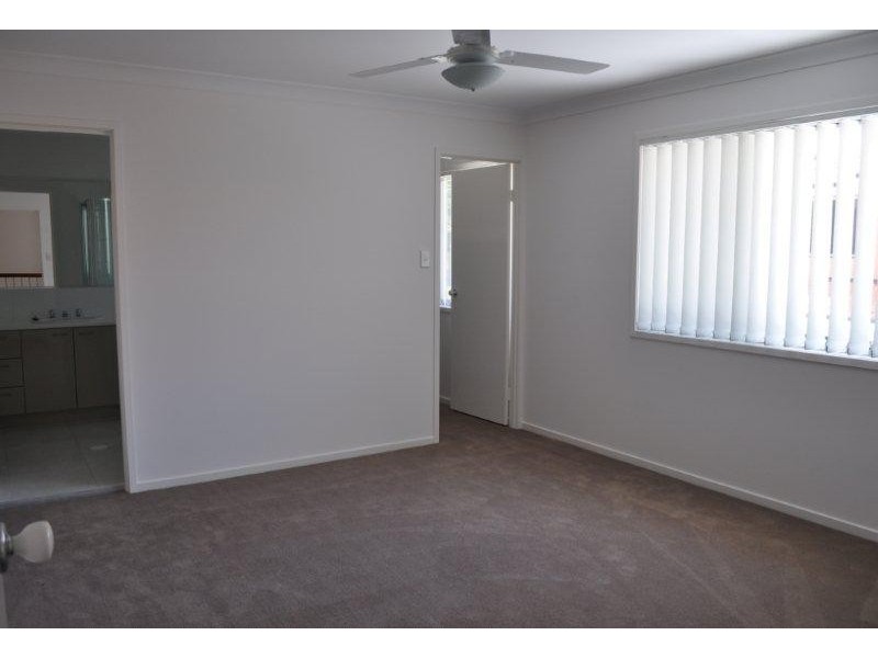 2/18 Platinum Street, Oxley QLD 4075