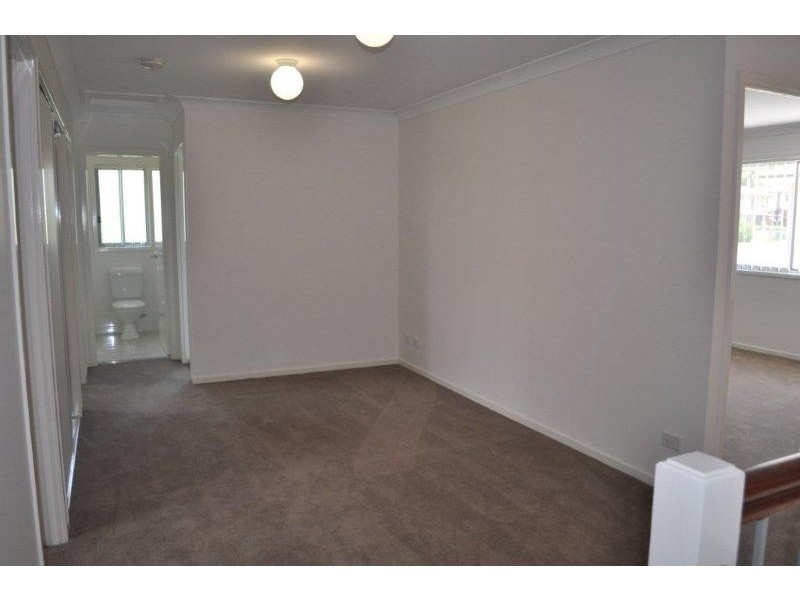 2/18 Platinum Street, Oxley QLD 4075