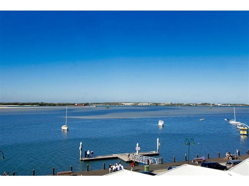 300 Marine Parade, Labrador QLD 4215