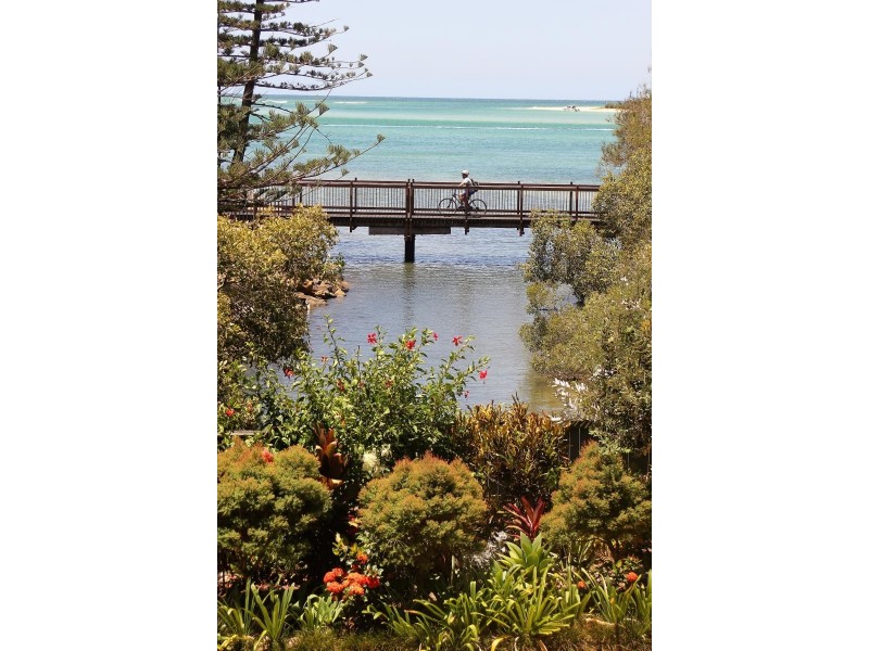 3 Landsborough Parade, Golden Beach QLD 4551