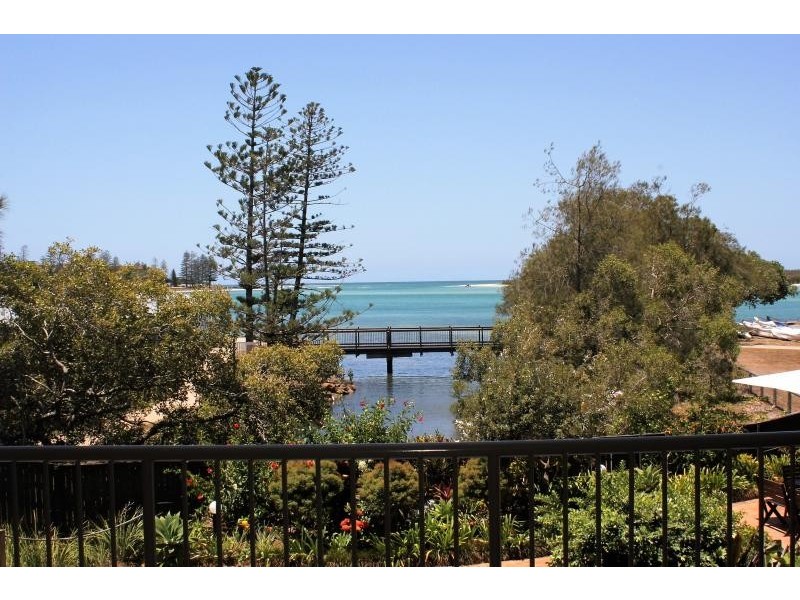 3 Landsborough Parade, Golden Beach QLD 4551