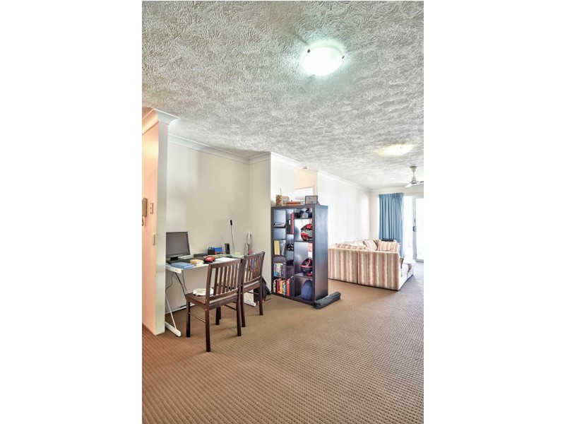 37 Mawarra Street, Chevron Island QLD 4217