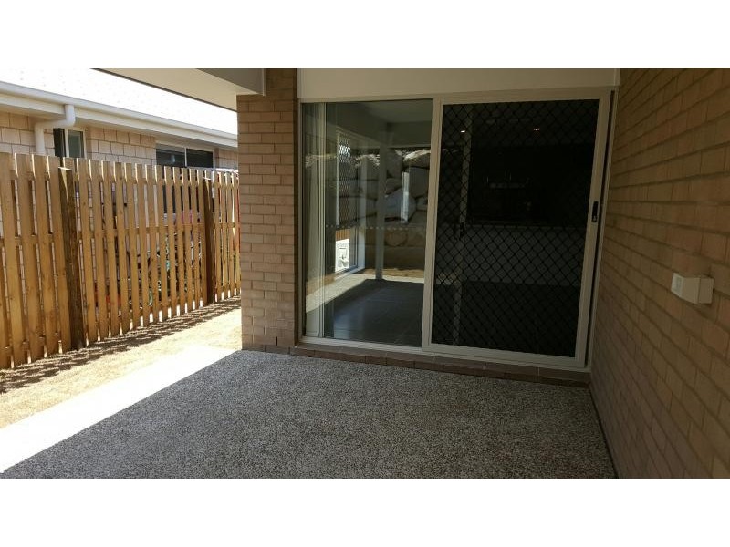 * Dixon Drive, Pimpama QLD 4209
