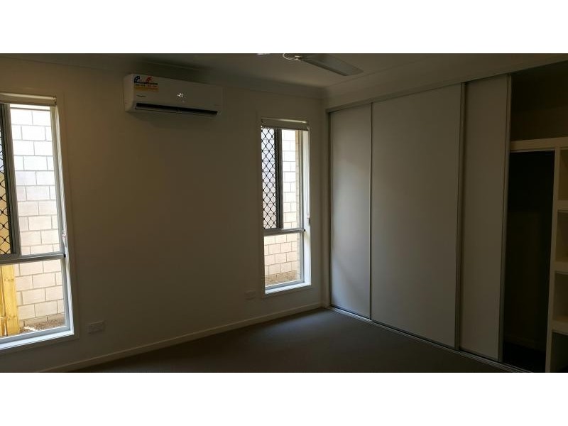 * Dixon Drive, Pimpama QLD 4209