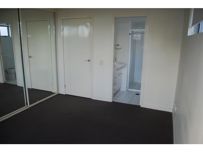 S15/8 Cordelia st, South Brisbane QLD 4101