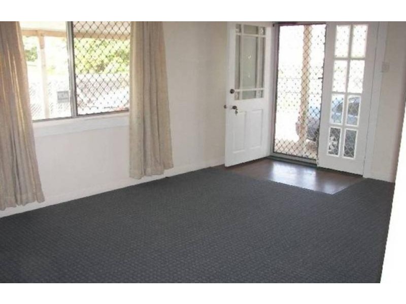 110 RAILWAY PDE, Woodridge QLD 4114