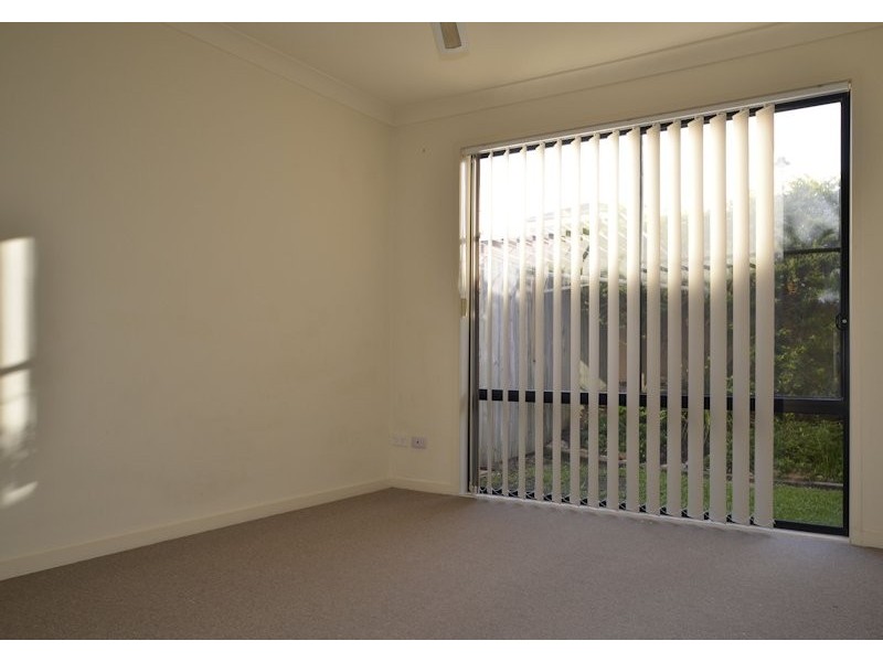 1a/24 Amsonia Court,, Arundel QLD 4214