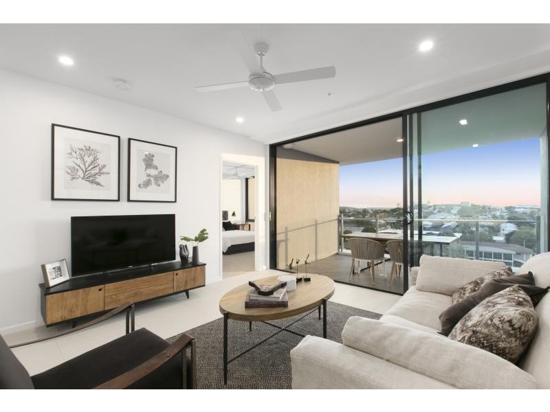 2077/123 Cavendish Road, Coorparoo QLD 4151