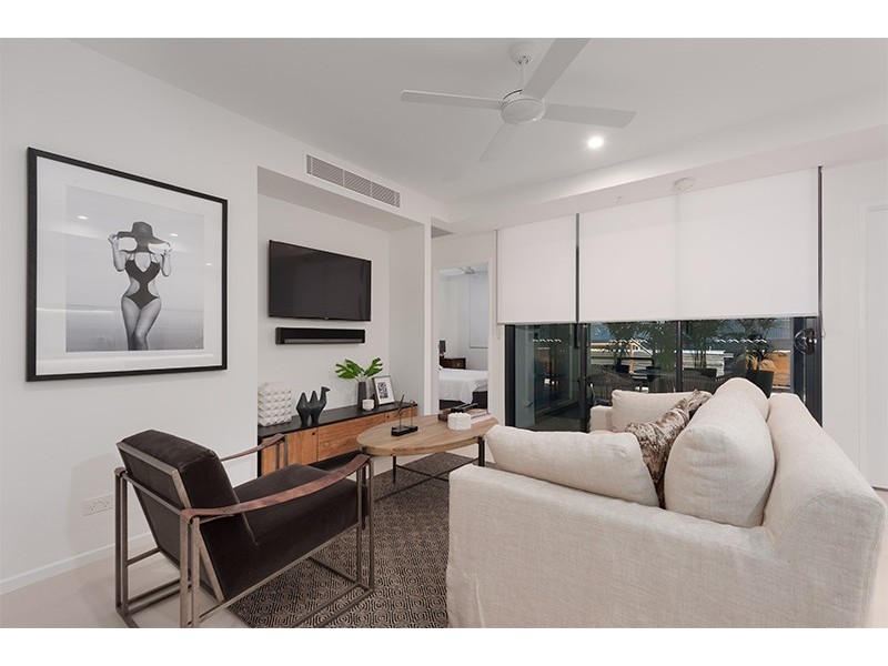 1084/123 Cavendish Road, Coorparoo QLD 4151