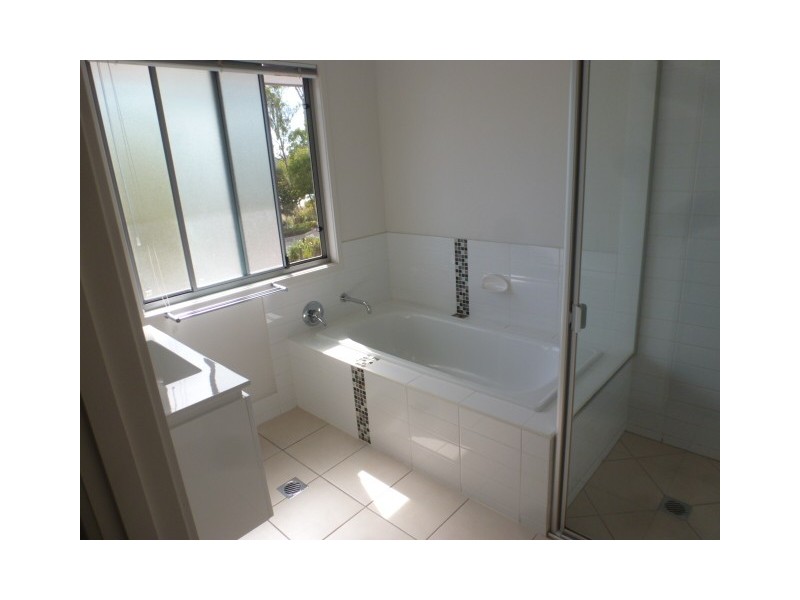 86 Carselgrove Ave, Fitzgibbon QLD 4018